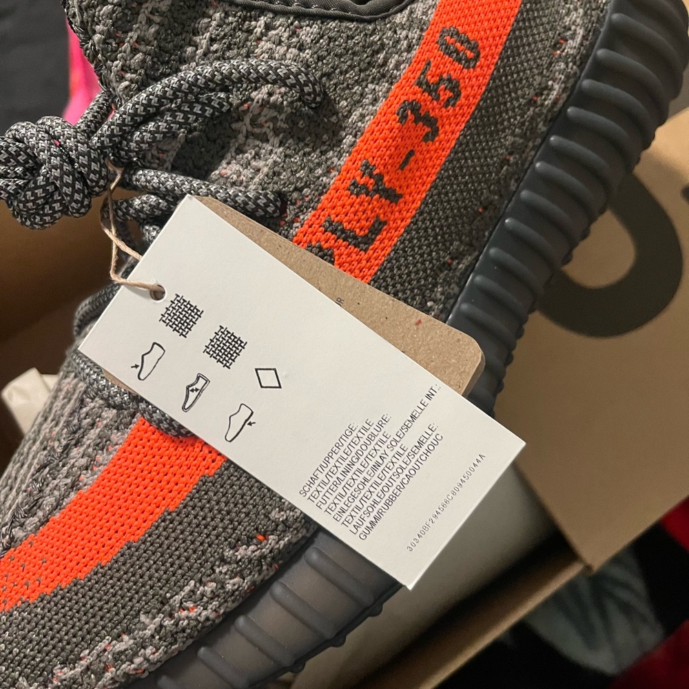 Yeezys boost 350 v2